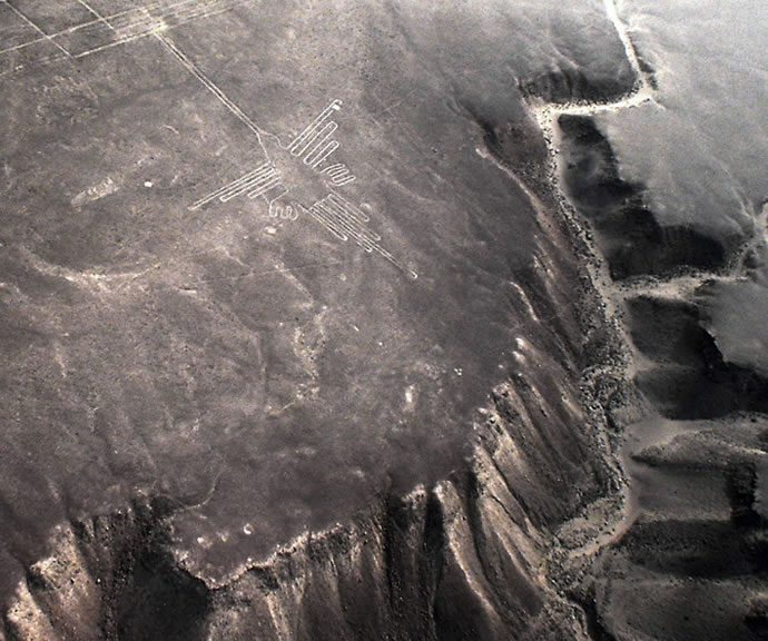 Nazca Hummingbird, 310 feet long<br />
Geoglyph created by the Nazca in Peru